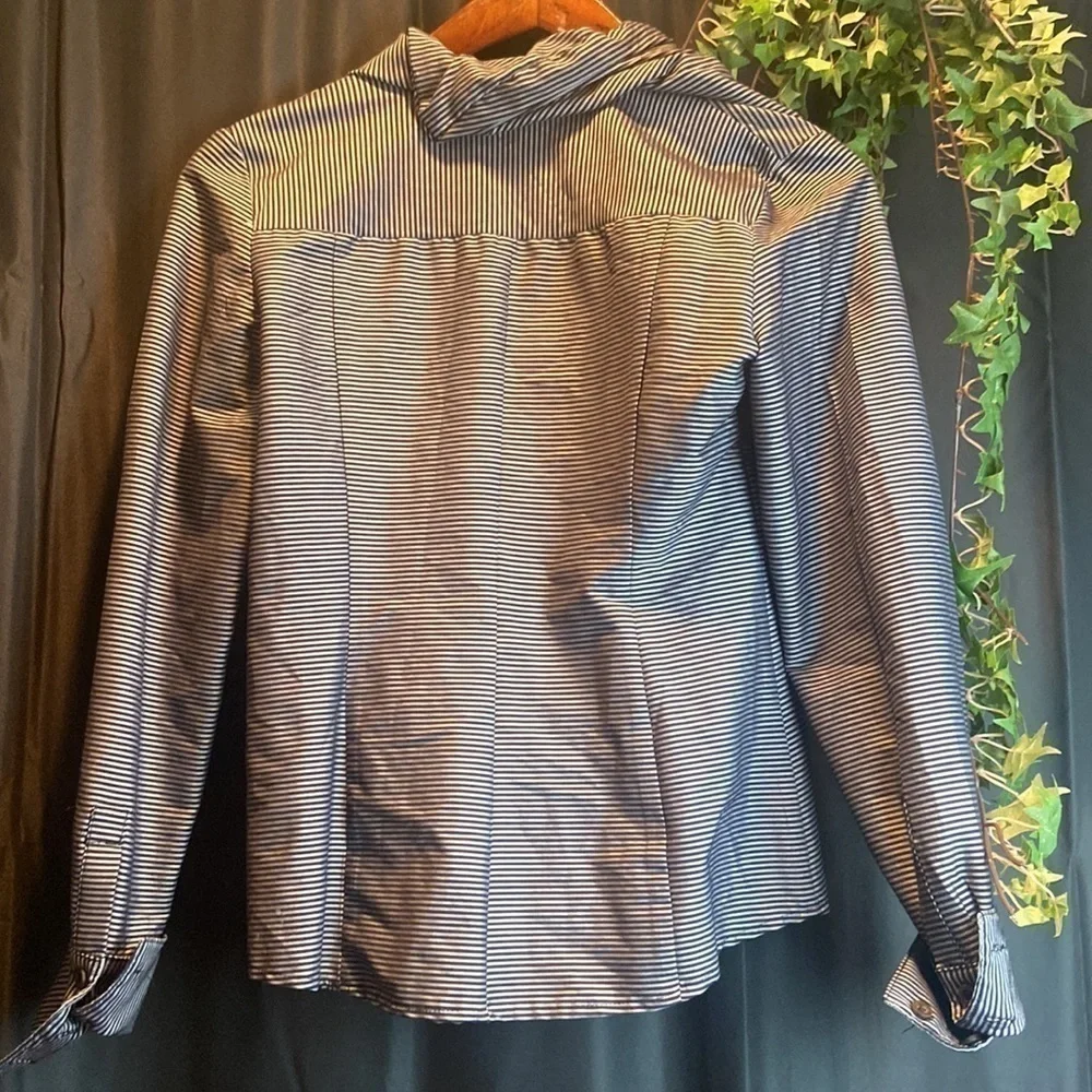 🌎Gorgeous Holy G Blouse - Picture 4 of 9